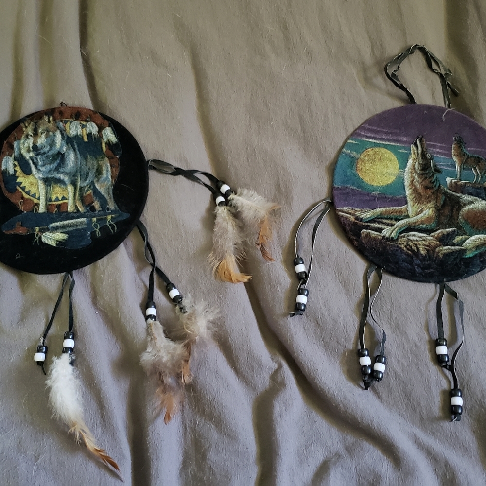 2 small drama catchers